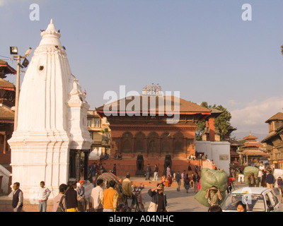 KATHMANDU NEPAL November Blick nach unten eine sehr überfüllten Durbar Square mit einigen der vielen alten Tempel Stockfoto