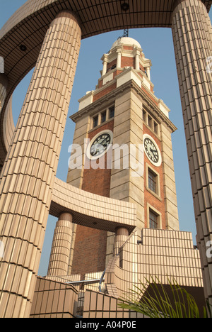 dh Kowloon KCR Uhrturm TSIM SHA TSUI HONGKONG viktorianische Uhrturm Säulen hk-Gebäudedesign china Kolonialgeschichte Stockfoto