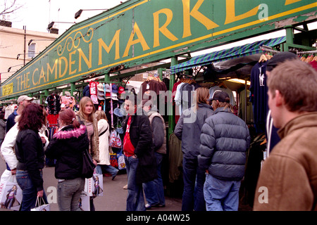 Outdoor-Ständen am Camden Lock. Stockfoto