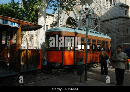 Orange Nostalgiebahn Innenstadt von Soller Insel Mallorca Balear Islands-Spain