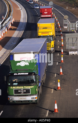 Schwerverkehr Durchreise Restrictions auf der m1 Autobahn a1 in der Nähe von Leeds uk Stockfoto