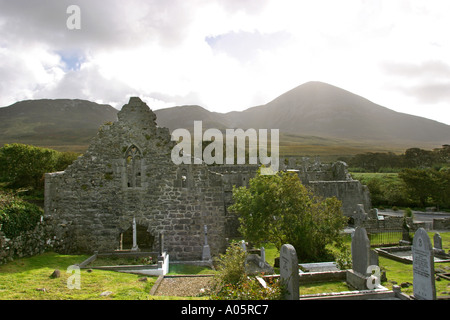 Irland County Mayo Murrisk Abbey Ruinen und Heiligen Berg Croagh Patrick Stockfoto