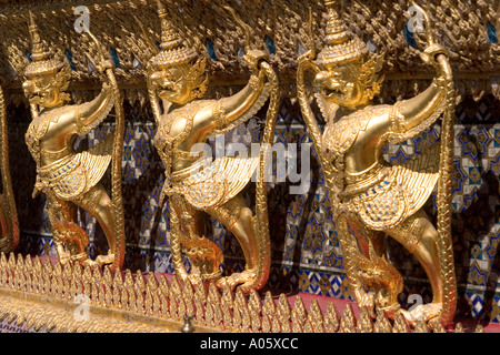 Garuda Statuen im Großen Palast Wat Phra Keo Bangkok Thailand Stockfoto