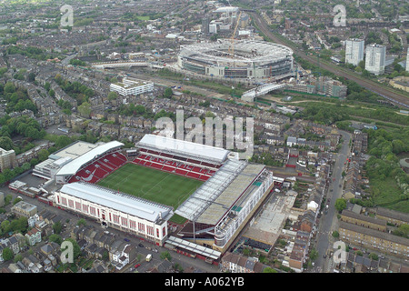 Luftaufnahme des Arsenal Football Club zeigt das Highbury-Stadion & Emirates Stadium, Heimat der "Gunners" oder die Gooners Stockfoto