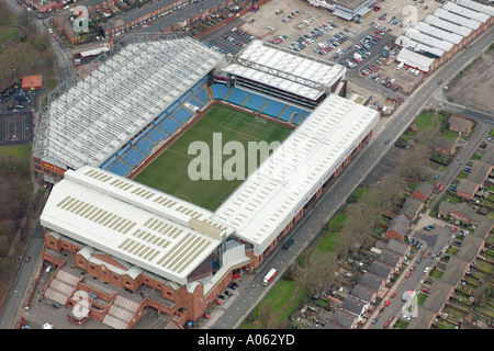 Luftaufnahme von Aston Villa Football Club in Birmingham, auch bekannt als Villa Park, Heimat der Villa, die Villans oder die Löwen Stockfoto