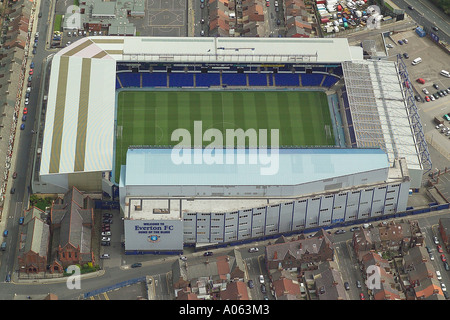 Luftaufnahme von Everton Football Club in Liverpool auch bekannt als Goodison Park, Heimat der Toffees oder Toffeemen und den Blues