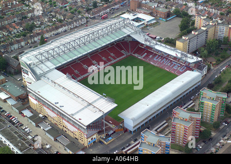 Luftaufnahme von West Ham United Football Club in London, auch bekannt als Upton Park oder die Boleyn Ground, Heimat der Hämmer Stockfoto