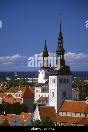 Skyline von Old Town Tallinn Estland Stockfoto