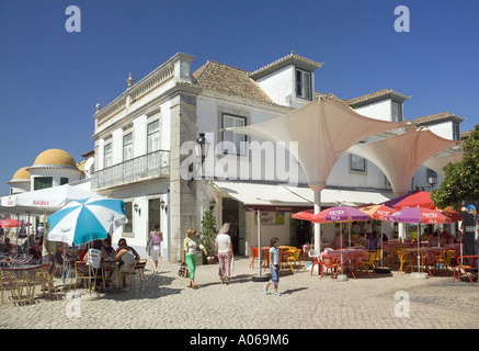 Vila Real de Santo Antonio, Café auf dem zentralen Platz Stockfoto