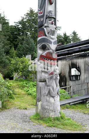 Totempfahl in alten Masset, Haida Gwaii (Queen Charlotte Islands), Kanada Stockfoto