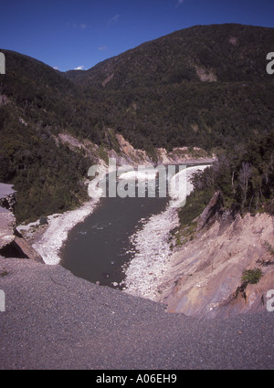 Erdbebenschäden auf eine alte Straße in der Nähe von Lyell entlang der Buller Gorge in Neuseeland Stockfoto