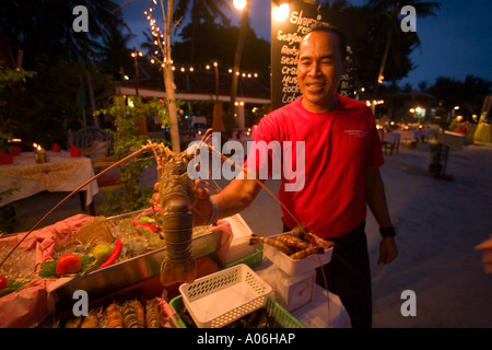 Frischer Hummer auf Eis vor einem Restaurant am Hut Chaweng Beach Koh Samui Thailand Stockfoto