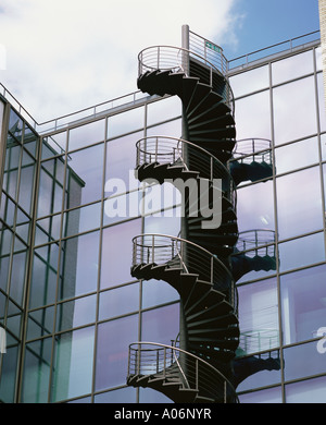 Spiralförmige Treppe Notausgang aus Bürogebäude der Londoner city Stockfoto