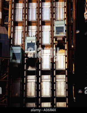 Externen Aufzüge an der Lloyds Building Lime Street London Stockfoto