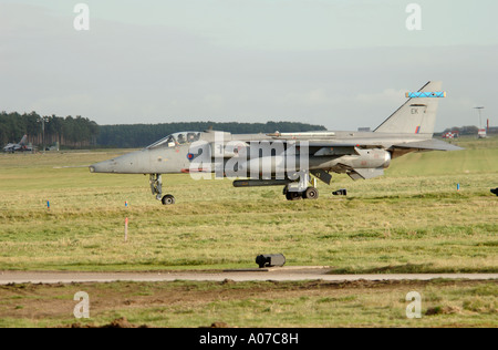 RAF SEPECAT anglo-französischen Jaguar GR3A Jet Schlachtflugzeuge.  XAV 4127-391 Stockfoto