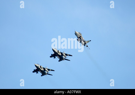 RAF SEPECAT anglo-französischen Jaguar GR3A Jet Schlachtflugzeuge.  XAV 4082-387 Stockfoto