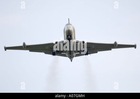 RAF Nimrod HS MR2 bei Take Off RAF Kinloss Morayshire. Schottland.  XAV 4068-386 Stockfoto