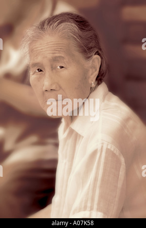 Dorf, Hut, Horizontal, Blick in die Kamera, im Freien, 70er Jahre, Asien, Vorderansicht, Head And Shoulders, ernst, China, chinesische Siedlungsgebietes Stockfoto