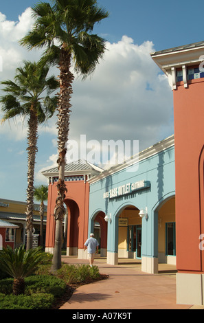 Prime Outlets shopping-Komplex in Ellenton Florida USA The Bass-Bekleidungsgeschäft Stockfoto