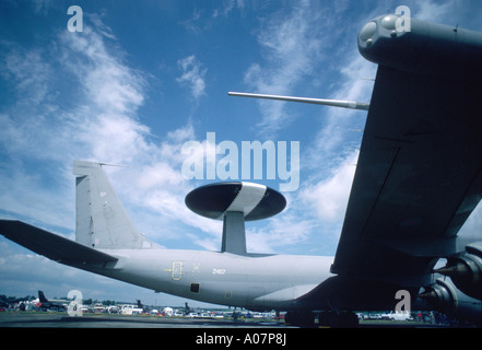 Boeing E-3D Sentry AEW1 über statische Anzeige an RAF Fairford Glouscester-Shire.   GAV 4028-383 Stockfoto