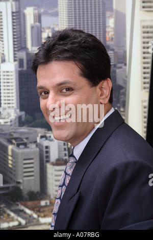 CEO-Porträt in seiner Hütte im Business-Anzug Stockfoto