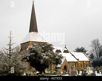 All Saints Church in Schnee Banstead Surrey England Stockfoto