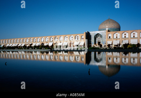 9. April 2006 - Sheikh Lotfollah-Moschee (Masjed-e Sheikh Lotfollah) auf Imam-Platz (Naghsh-i Jahan Quadrat) in iranischen Isfahan. Stockfoto