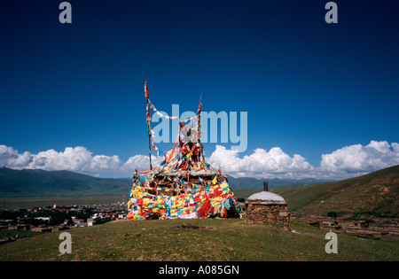 5. August 2006 - Fahnen Gebet im Kloster Chöde Gompa in Lithang, nördliche Sichuan Stockfoto