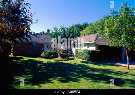 Carrollton-Dallas-Texas-USA-Haus-Gärten Stockfoto