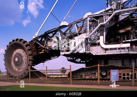 Bucketwheel Reclaimer an Syncrude "Riesen von Bergbau Ausstellung" im Athabasca-Ölsande in der Nähe von Fort McMurray Alberta Kanada Stockfoto