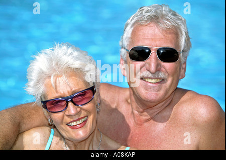 Glueckliches Senioren Paar Im Urlaub, gerne älteres Paar im Urlaub Stockfoto