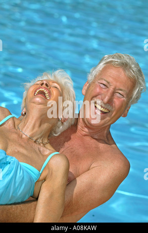 Glueckliches Senioren Paar Im Urlaub, gerne älteres Paar im Urlaub Stockfoto