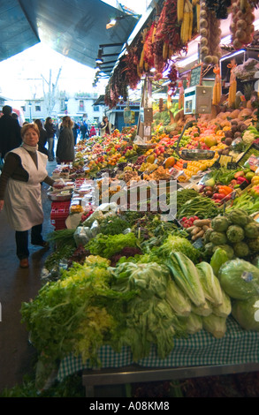 Gemüse Stall im La Boqueria-Markt in Barcelona, Spanien Stockfoto