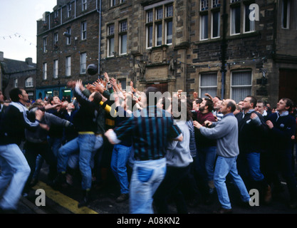 dh Ba KIRKWALL ORKNEY Jahresbeginn 2000 New Years Day Ba Stockfoto