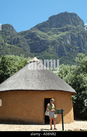 Kirstenbosch Botanical Gardens unter Table Mountain Cape Town City South Africa RSA Besucher Rondavel Reet Stockfoto