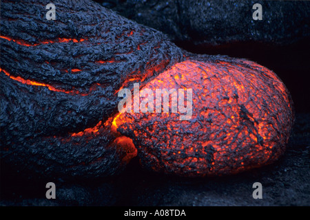 Pahoehoe Lava in der Nacht auf Kilauea - Volcanoes National Park, Florida, USA Stockfoto