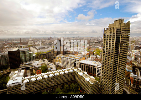 Luftaufnahme des Barbican und der Londoner City Blick nach Westen von Shakespeare Turm London England uk Stadtteil Finanzen Panorama Stockfoto