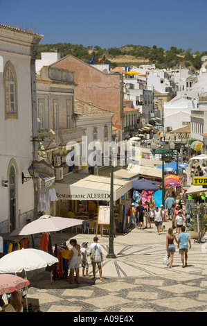 Portugal Algarve, Albufeira, die wichtigste Einkaufsstraße Stockfoto