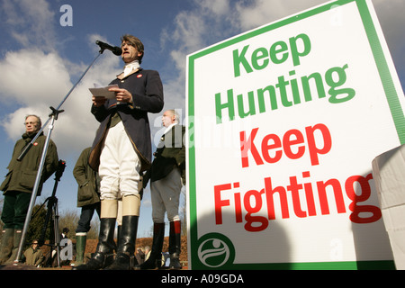 Herzog von Beaufort Jagd in Wiltshire 2005 mit Kate Hoey MP für Arbeit unterstützt die Kampagne Fuchsjagd in Großbritannien zu halten Stockfoto