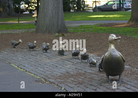 Machen Sie Weg für Entenküken Boston Public Garden Boston Stockfoto
