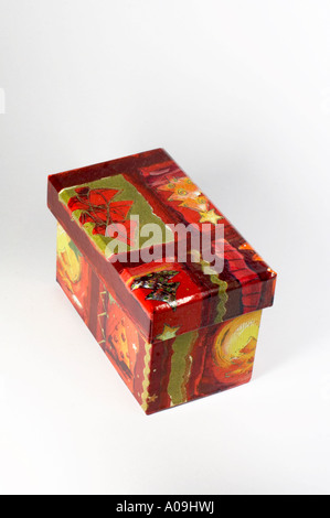 Geschenk mit roten farbigen Weihnachten Muster - Hochformat Stockfoto