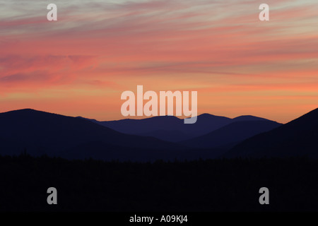 Sonnenuntergang über der White Mountains in New Hampshire im Frühherbst Stockfoto