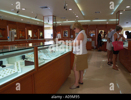 Zollfrei einkaufen St Johns Antigua Caribbean Stockfoto