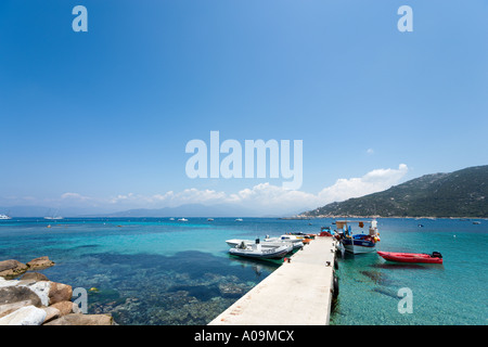 Strand und Steg am Campomoro, in der Nähe von Propriano, Golf von Valinco, Korsika, Frankreich Stockfoto