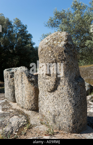 Menhire (Menhire) in Filitosa prähistorische Stätte, in der Nähe von Alta Rocca, Propriano, Korsika, Frankreich Stockfoto