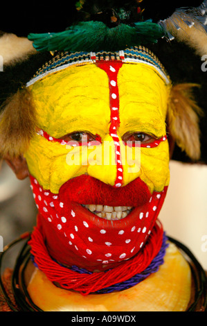 Papua Neu Guinea, Mann Mit Bemaltem on, Papua New Guinea Mann mit farbigen Gesicht Stockfoto