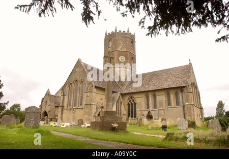 ST MARY S CHURCH UFFINGTON OXFORDSHIRE UK RE THATCHER ECKE DENNIS THATCHER MEMORIAL Stockfoto