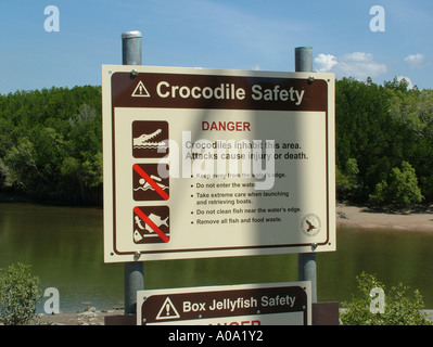 Gefährliche Salzwasser Krokodil Warnung Zeichen, Kakadu-Nationalpark, Jabiru Northern Territory Australien Stockfoto