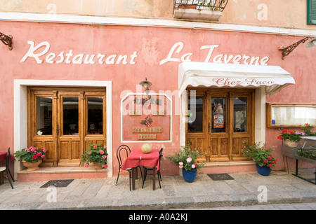 Traditionelles Restaurant in der Altstadt, l ' Ile Rousse, La Balagne, Korsika, Frankreich Stockfoto