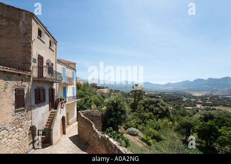 Blick über die Landschaft von der Ortsmitte entfernt, Lumio, La Balagne, Korsika, Frankreich Stockfoto